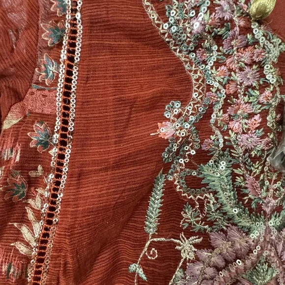 Sana Safinaz - luxury Collection Net Rust Embroidered  (plus Inner piece ) - Picture 4 of 9